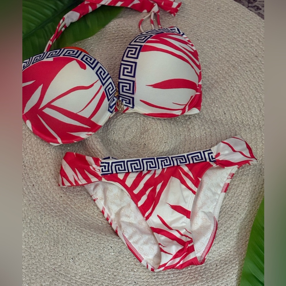 Victoria’s Secret bombshell swimsuit 34DD+M - Picture 3 of 10